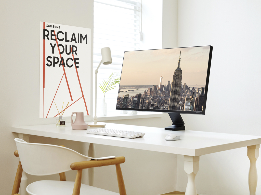 SAMSUNG_SPACE_MONITOR.jpeg