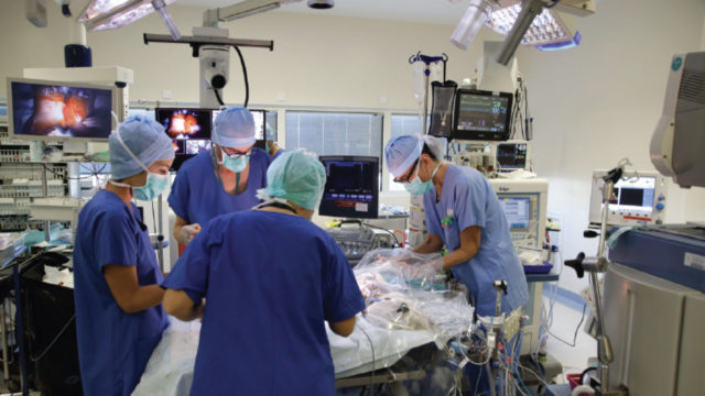 Imagemédia a sélectionné les caméras robotisées Panasonic Business pour une intervention chirurgicale unique © DR