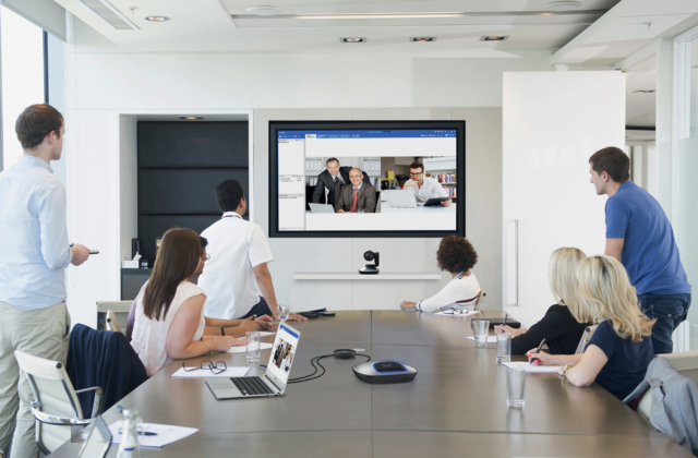 Le système de visioconférence Logitech Group exploite les capacités de communication de l’ordinateur portable et se connecte à une majorité de services. © Logitech