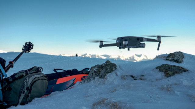 Rien de tel qu’un drone pour réaliser des travellings aériens. © DR