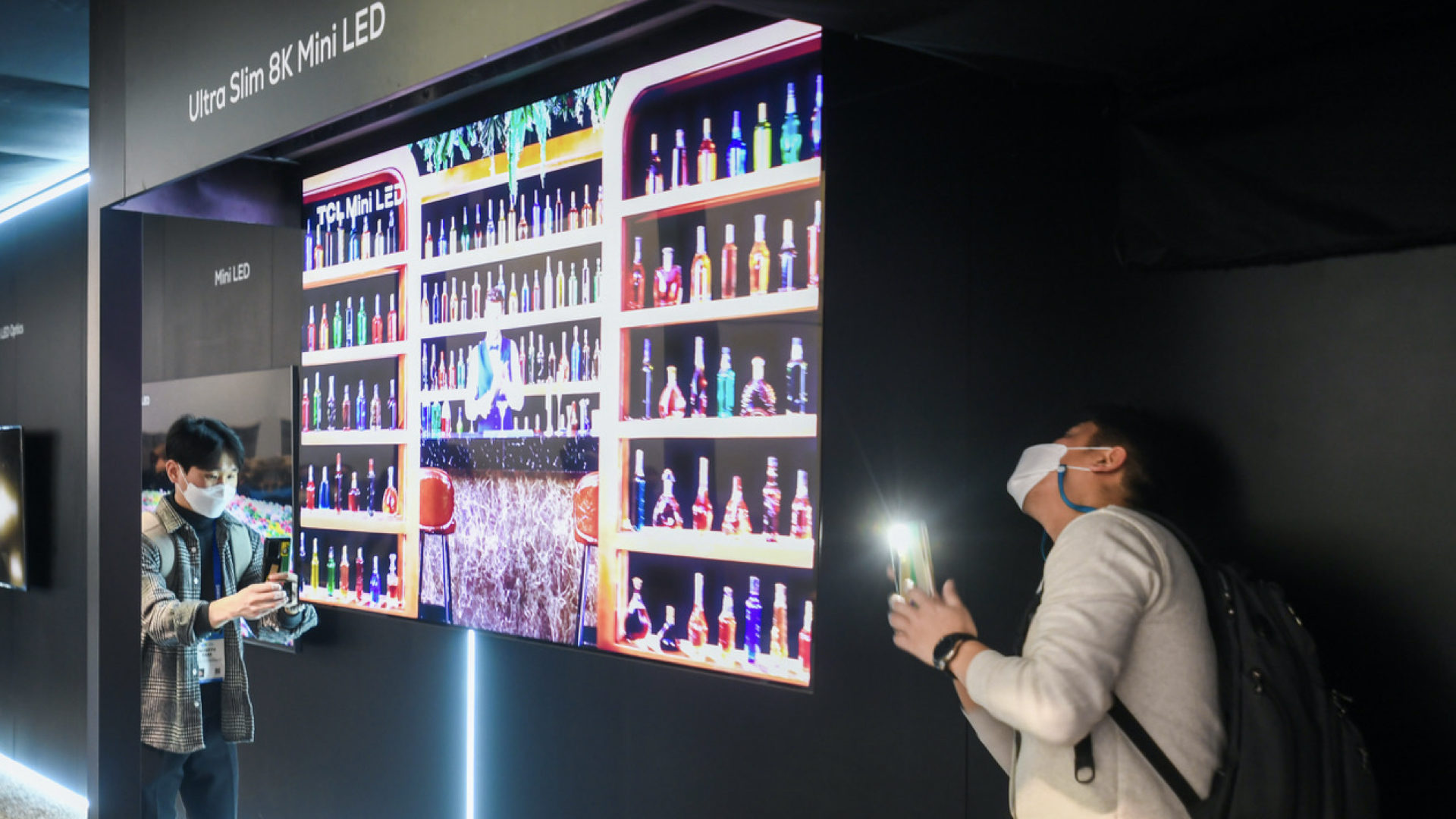 Écran 85” Mini-LED 8K le plus fin du monde