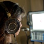 : L'Audio-Technica ATH-R70xa se distingue par sa structure en nid d'abeille et son poids plume de 199g.
