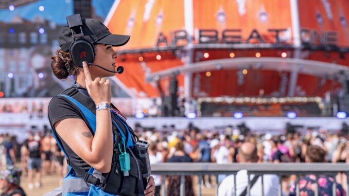 À l’IBC 2026, Riedel étend son écosystème intercom jusqu’au casque avec OnAir
